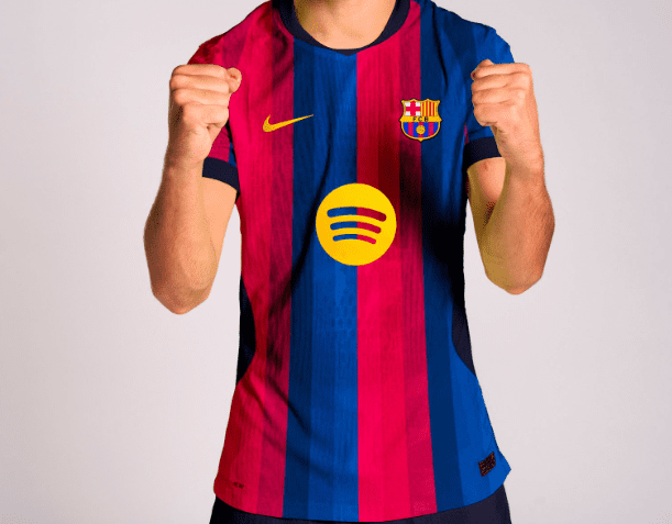 Barcelona y su nueva camiseta. Foto: Getty Images.